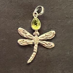 SS Dragonfly Pendant With Peridot Accent